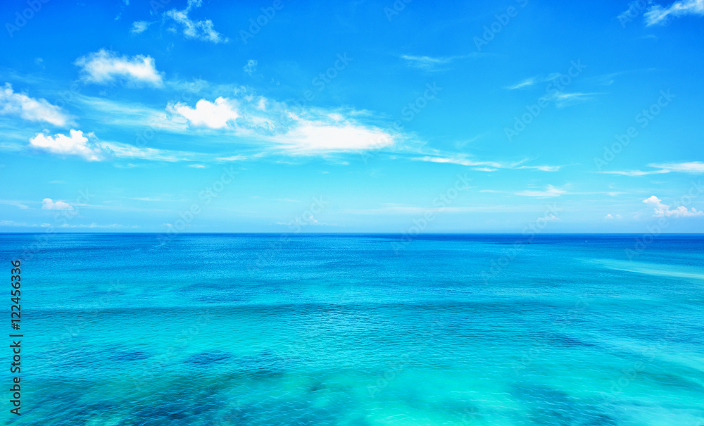 Fototapeta premium blue sea blue sky horizon