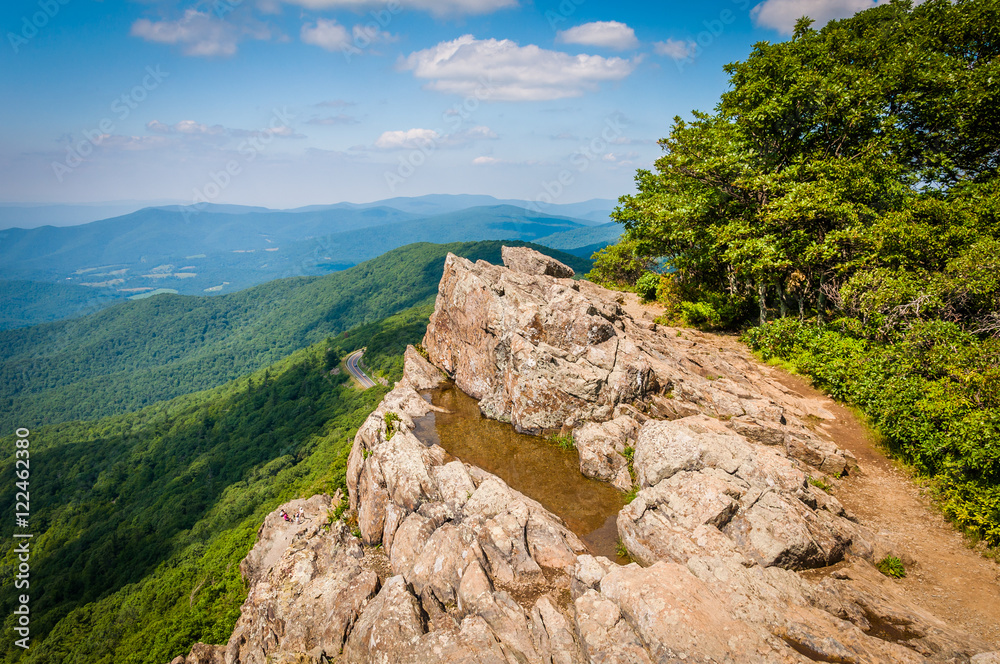 View of the Blue Ridge Mountains from Little Stony Man Cliffs, a
