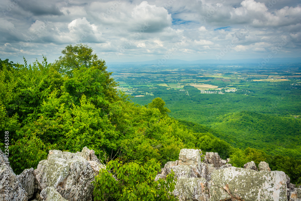 View of the Shenandoah Valley and Blue Ridge Mountains from the