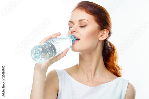 girl drinking water
