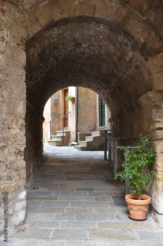 Arch in Tuscany