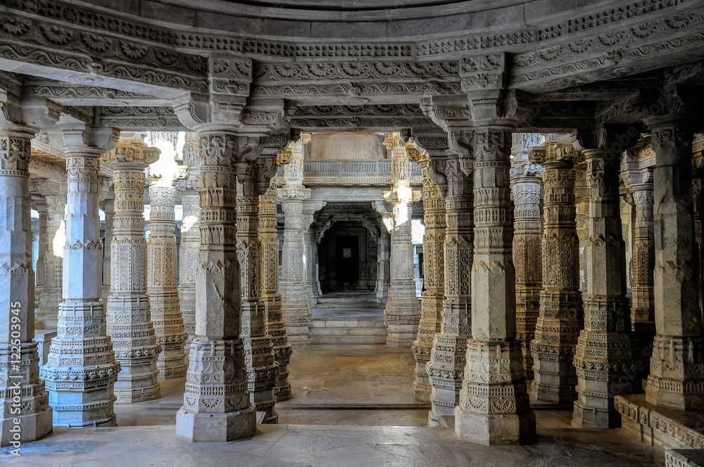 Nordindien - Rajasthan - Ranakpur - Chaumukh Tempel Nordindien - Rajasthan - Ranakpur - Chaumukh Tempel