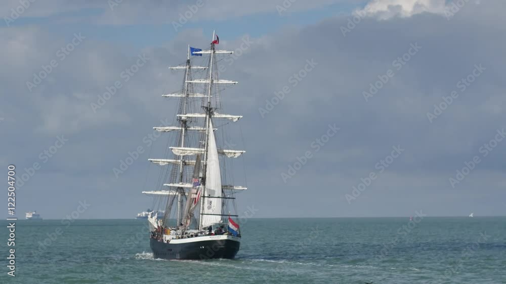 vieux gréement en mer