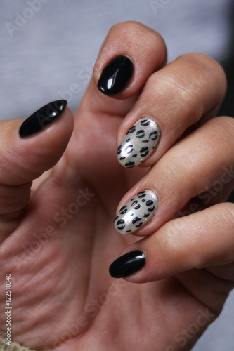 Black and silver nailart photo