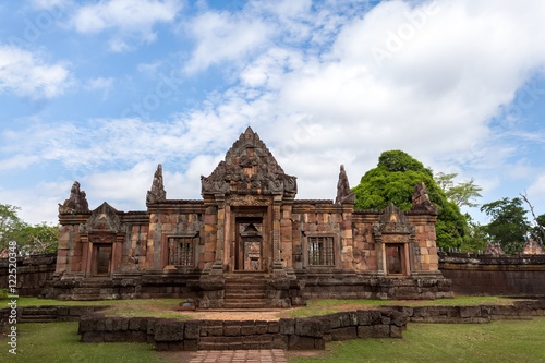 Prasat Muang Tam historical park is Castle Rock old Architecture