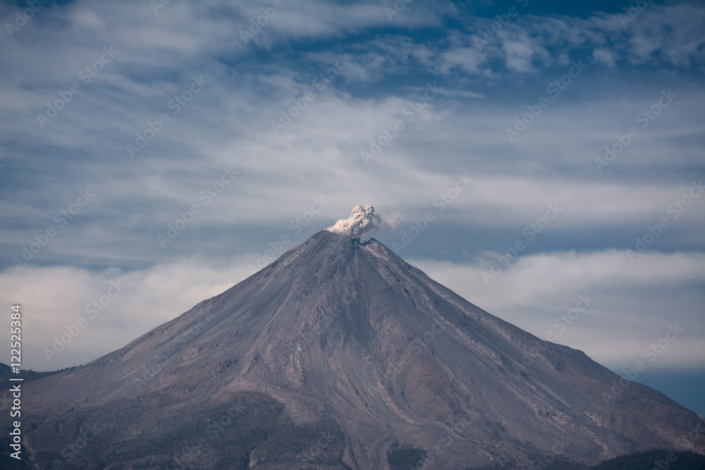 El Volcán de Colima adentro de la selva.