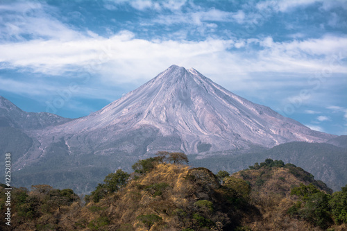 Volcán de Colima una belleza natural en el Estado de Colima. © jesuschurion57