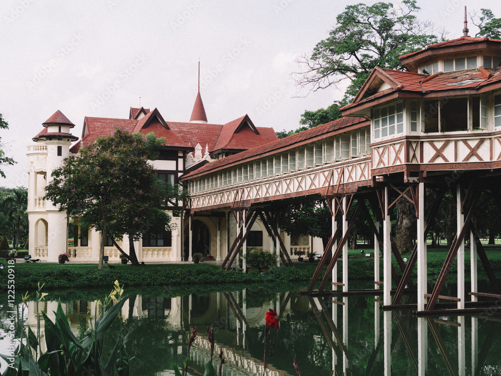 Obraz premium Chaleemongkolasana Residence Palace Castle