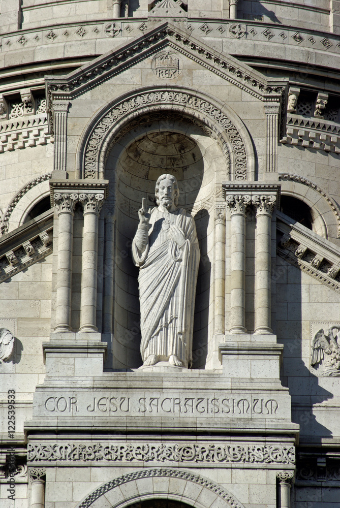 Statue du Christ de l'église du Sacré-Coeur à Paris, France