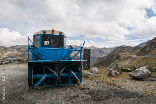 Obraz na płótnie Schneefräse an der Großglockner Hochalpenstrasse w salonie