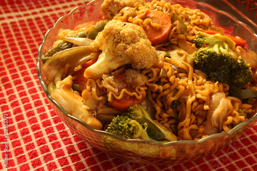 Grande Porção de Yakissoba Vegetariano photo