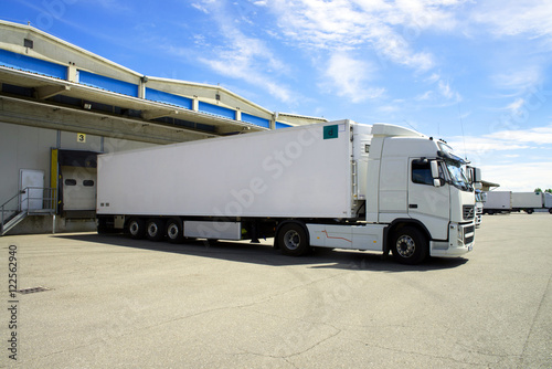 Принти на полотні Large cold warehouse (Refrigerated trucks)