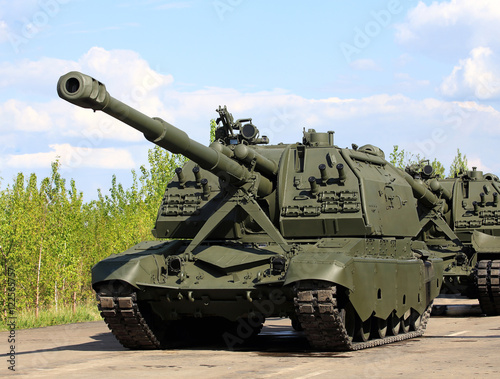 Self-propelled gun