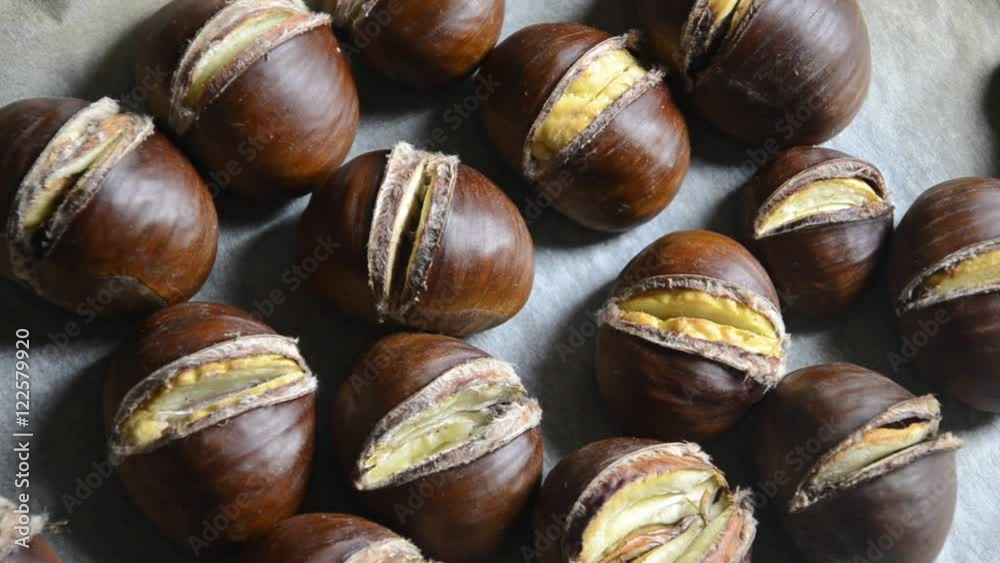 Roasted chestnuts жареные каштаны Caldarroste печени костени Castañas asadas Prażone kasztany 烤栗子 Castane prăjite