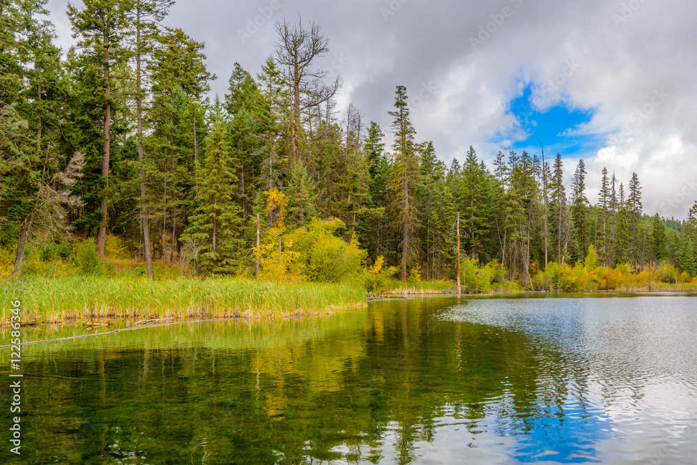 Obraz premium Majestic mountain lake in Canada. Corbett Lake. Vancouver.