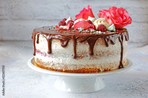 Chocolate drippin cake wih fresh roses