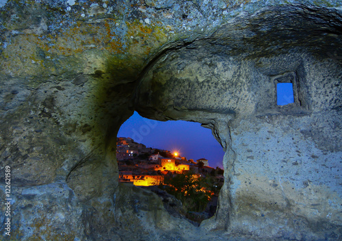 Eski Çağdan Kalma Mağara Evi