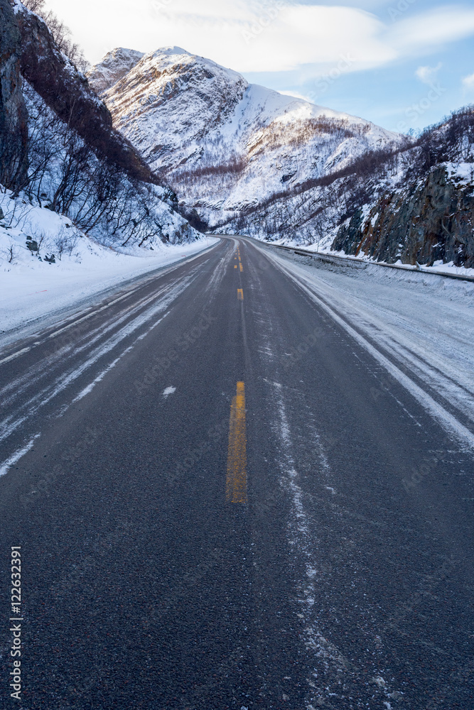 Naklejka premium Frozen Road, Norway