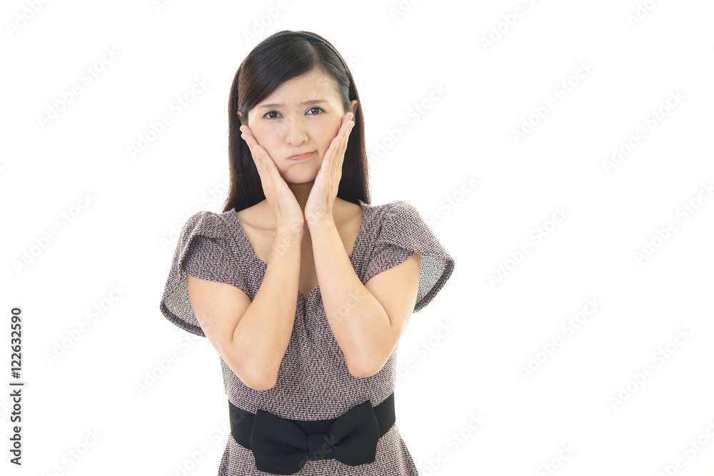 不安そうな表情の女性 不安そうな表情の女性