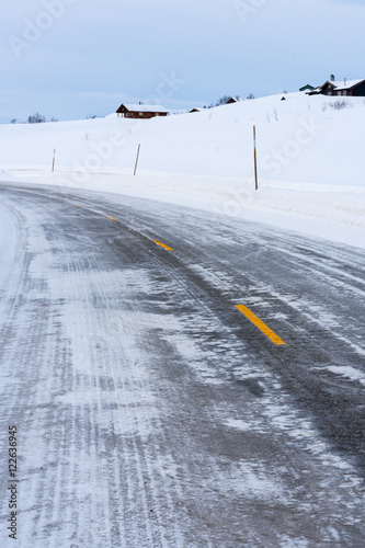 Frozen Road, Norway © Bildgigant