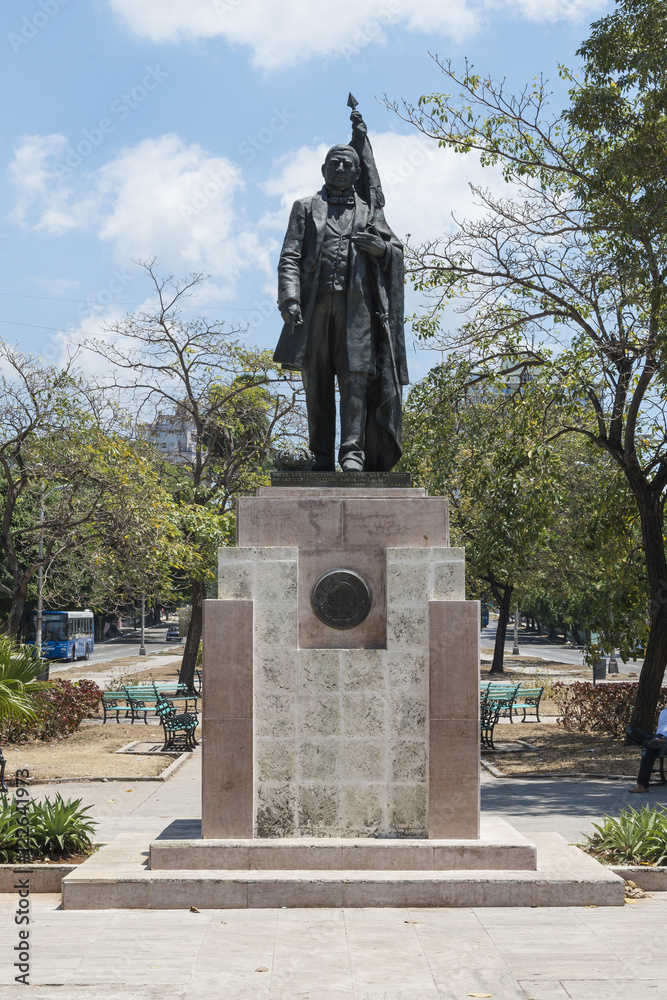 Kuba; Havanna -Vedado; Statue von Benito Juarez Garcia