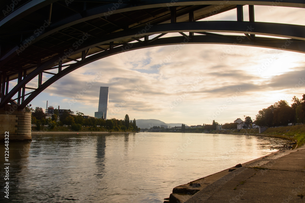 Basel die Stadt am Rhein an der Grenze