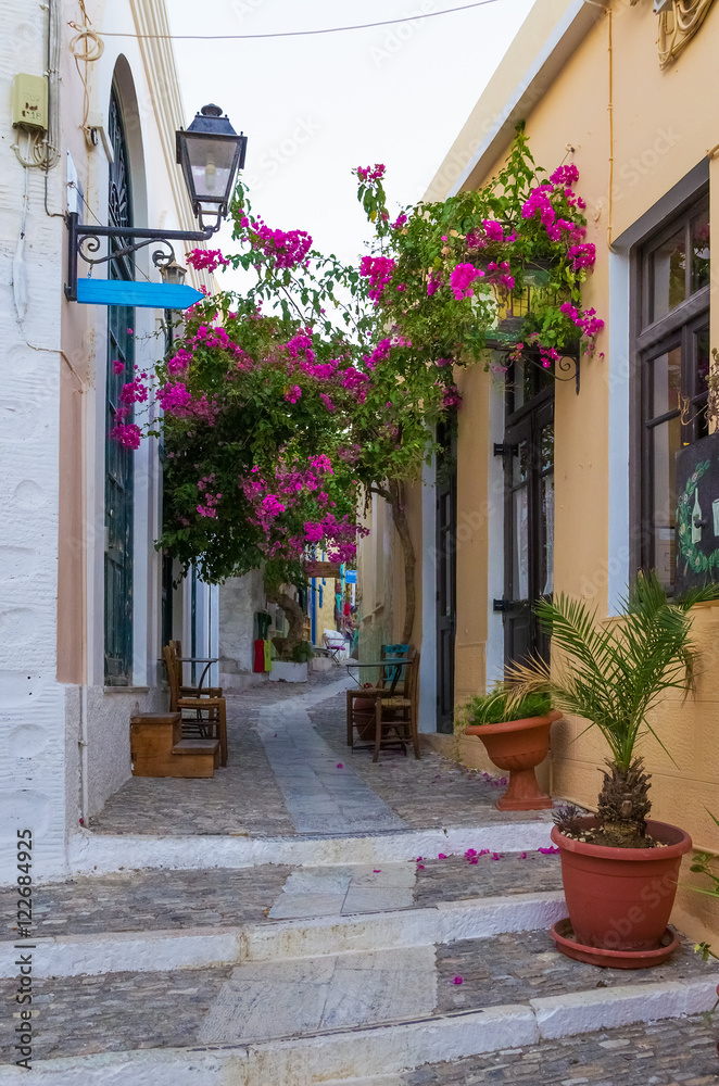 Fototapeta Ulica w Ermoupolis, wyspa Syros, Cyklady, Grecja