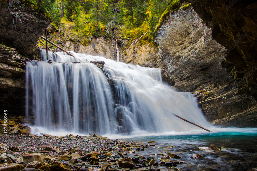 Fototapeta premium Johnston Canyon Falls