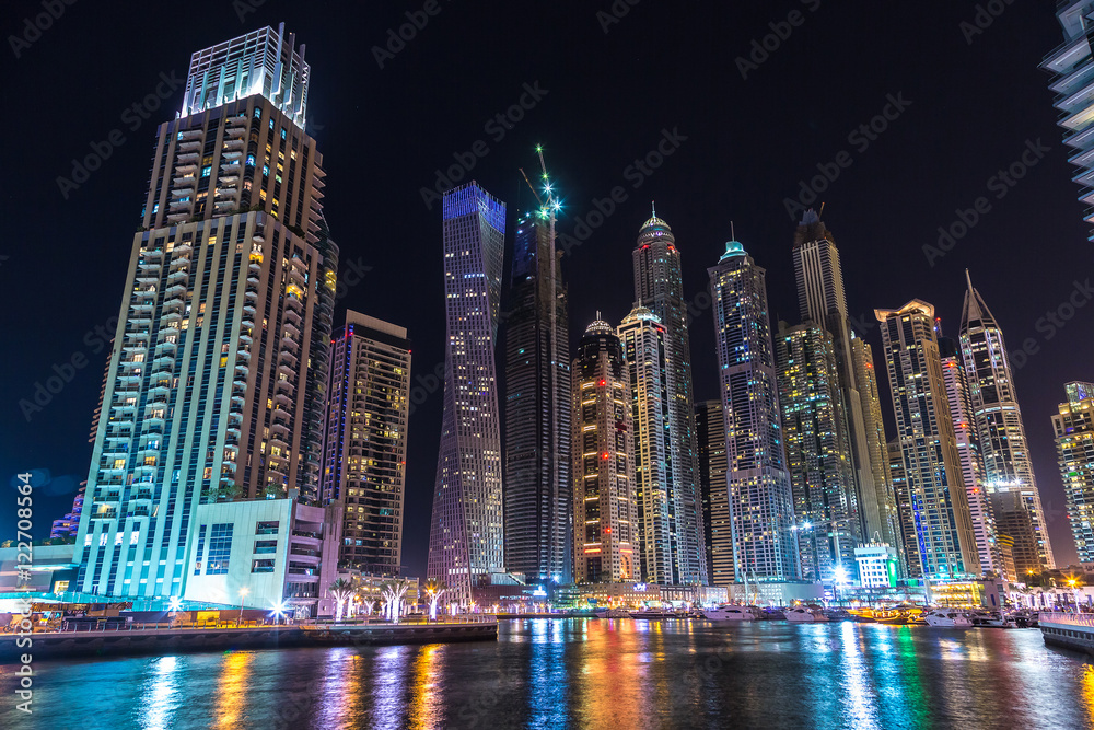 Fototapeta premium Dubaj marina nocą