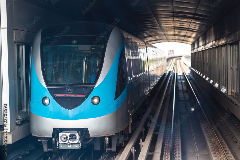 Fototapeta premium Dubai metro railway