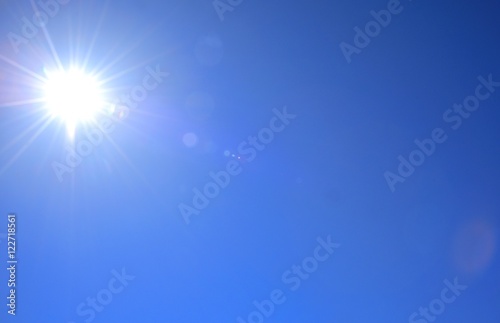 太陽の陽射しイメージ