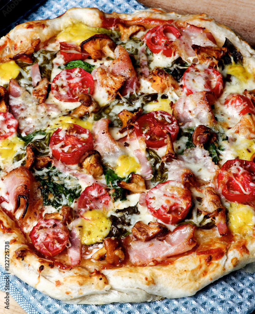 Delicious Mushrooms Pizza Delicious Mushrooms Pizza