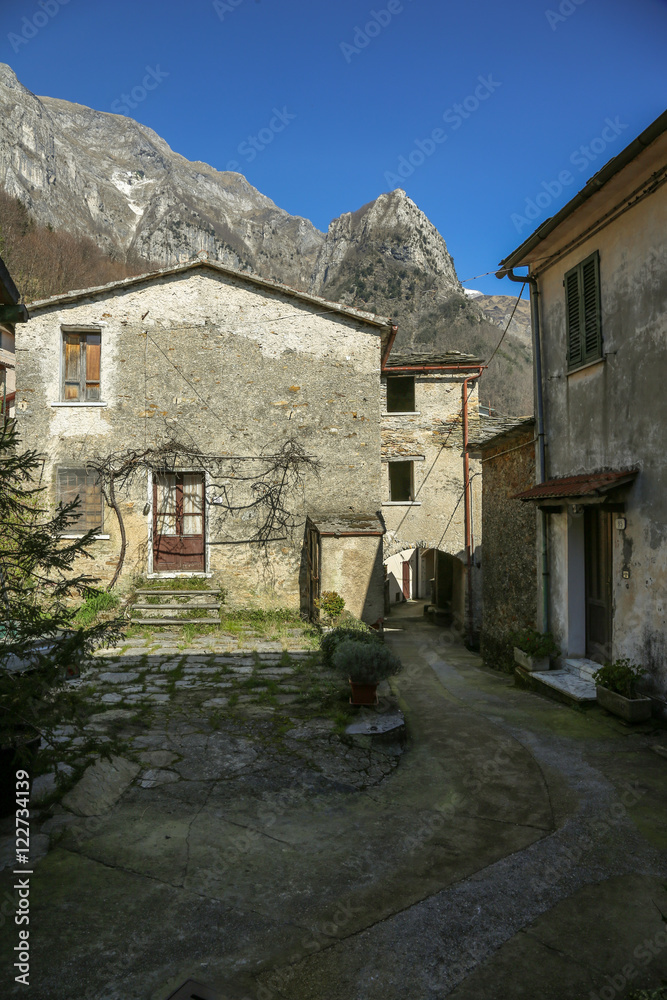 Levigliani, Italien, Toscana, Versilia, Apuinische Alpen, Wandern, Bergsteigen, Tropfsteinhöhle, Silbermine, Bergdorf, Ruge , Erholung, Einsamkeit, Stille, Wanderwege