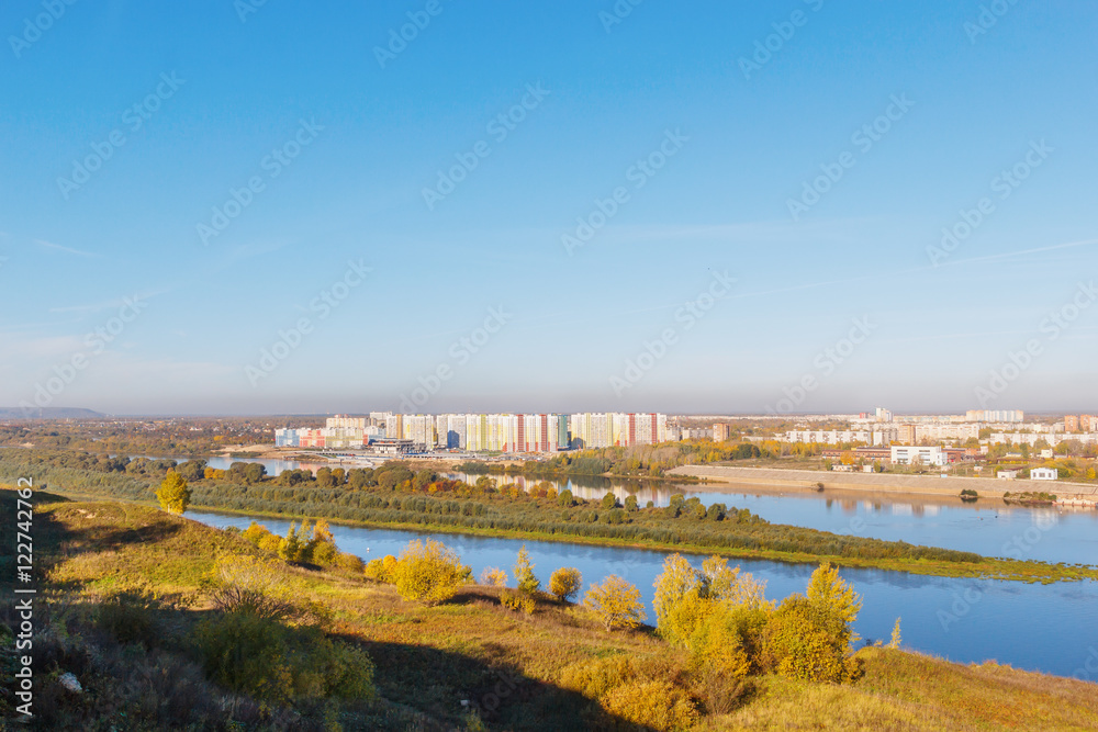 Нижний Новгород. Вид на новые жилые дома на берегу реки