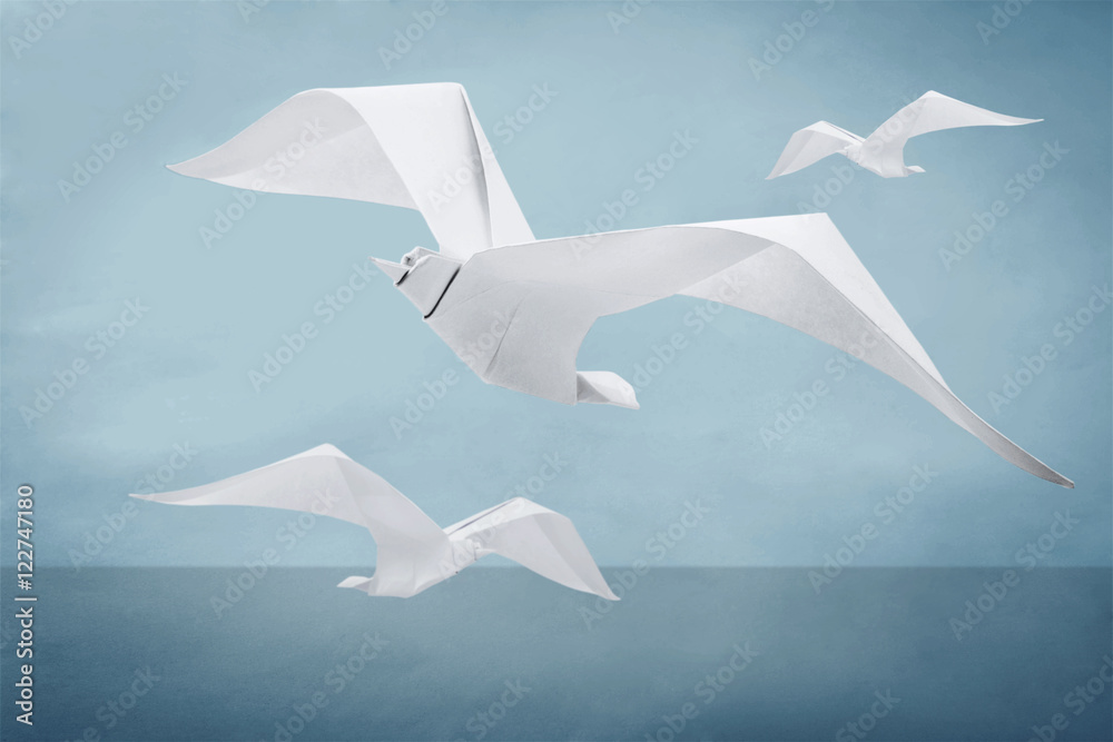 Naklejka premium Origami paper seagull bird