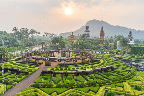 Nong Nooch Tropical Botanical Gardenat sunrise , Pattaya, Thaila
