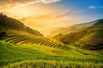 Handdoek met foto Rijstvelden Zonsondergang boven rijstvelden Mu Cang Chai  © Chanwit