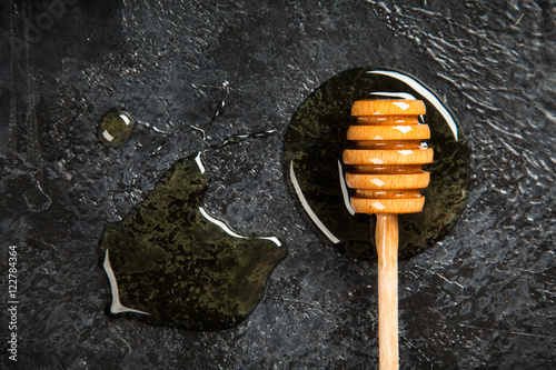 Εκτύπωση καμβά Honey dipper closeup