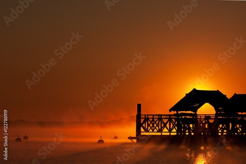 Obraz na płótnie sunrise over the lake Zegrze 3 w salonie