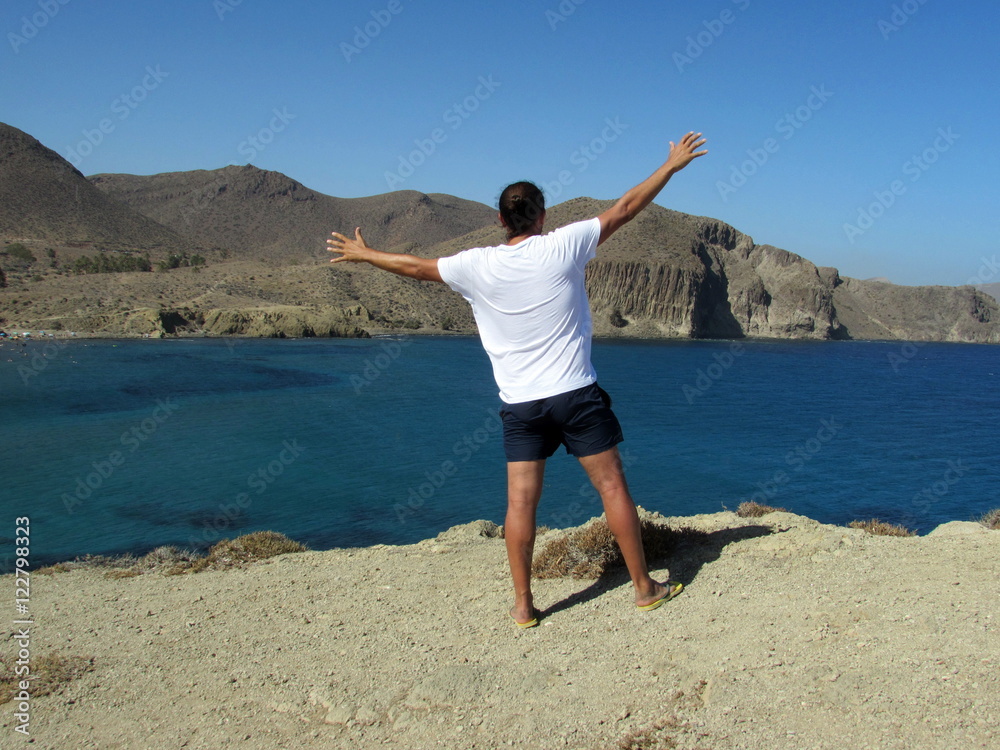 Abbracciando il mare - libertà Abbracciando il mare - libertà
