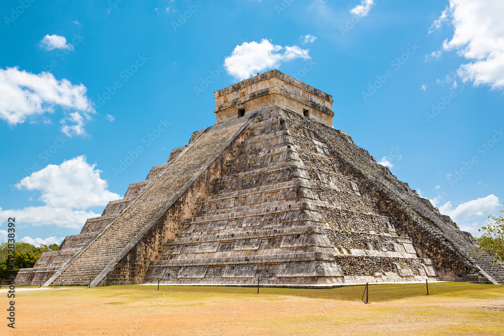 Temple of Kukulkan in Chichen Itza, Yucatan, Mexico Temple of Kukulkan in Chichen Itza, Yucatan, Mexico
