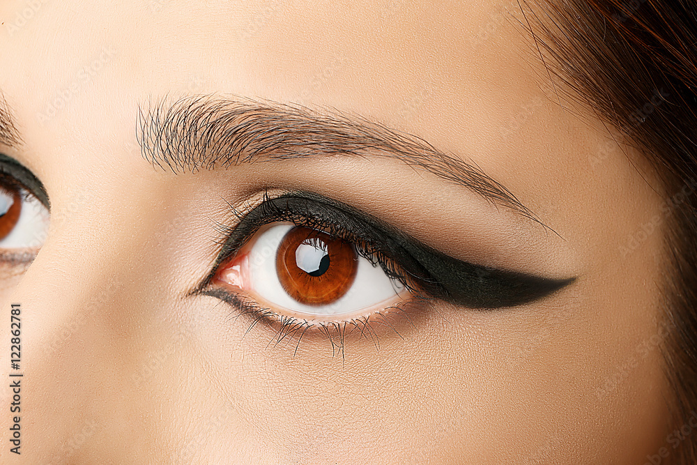 Obraz premium Beautiful eye makeup, closeup