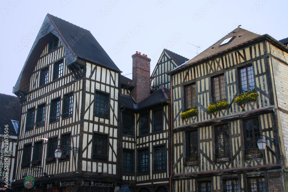 Obraz premium Old houses rue Champeaux in Troyes
