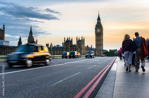 Photography Big Ben from Westminster Bridge with Traditional Taxis in Motion