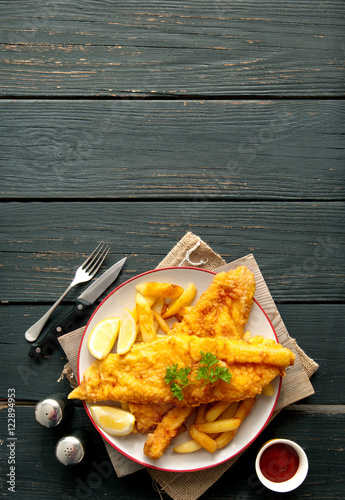 Cuadro en lienzo Traditional fish and chips