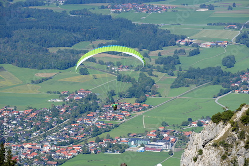 Aschau in Oberbayern von oben, Paraglider über Aschau photo
