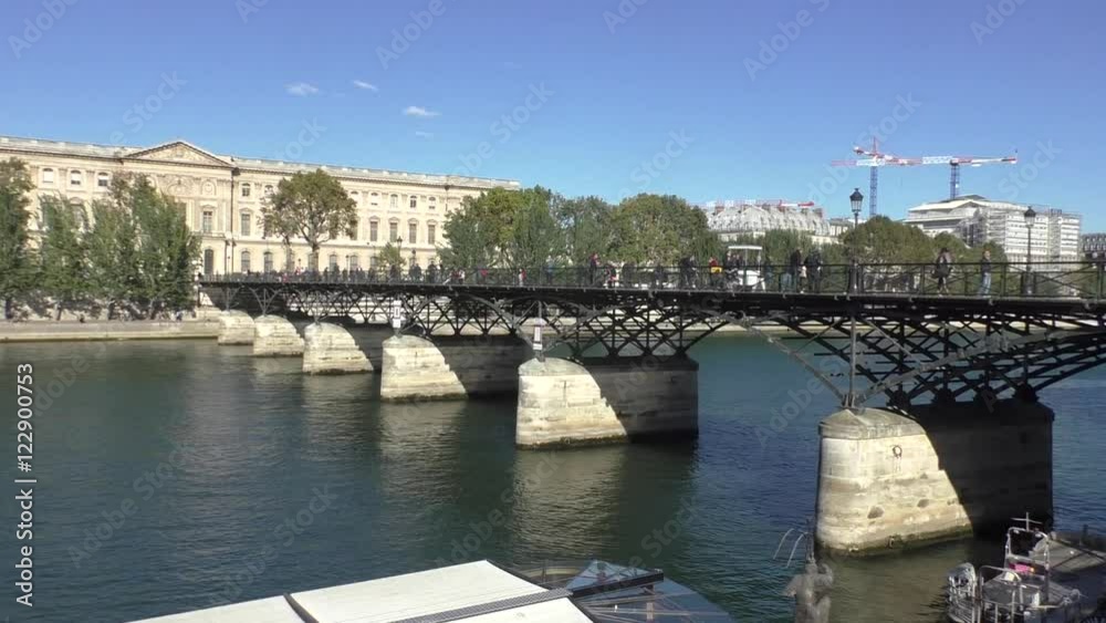 Pont des Arts sur La Seine à Paris Pont des Arts sur La Seine à Paris