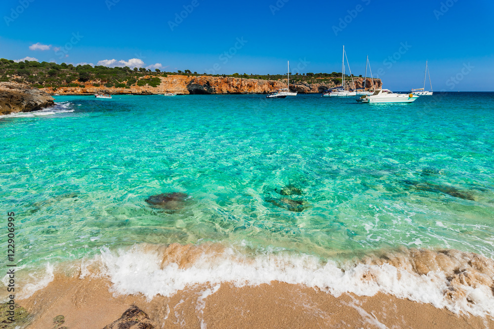 Urlaub Sommer Meer Türkis Wasser Bucht Cala Varques Spanien Mallorca