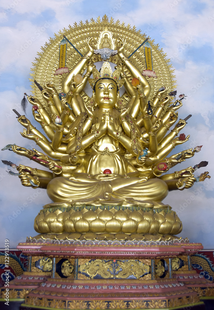 Fototapeta premium Guanyin With many hands