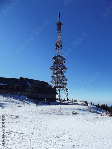 Szczyrk zimą - widok na nadajnik RTV (Skrzyczne)